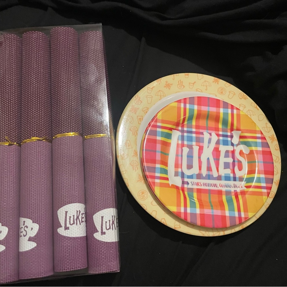 Gilmore Girl’s Luke’s Dishes and Placemats Set *NEW*